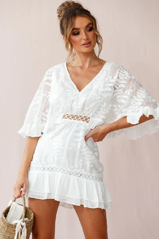 Caspar Leafy Embroidered Dress White