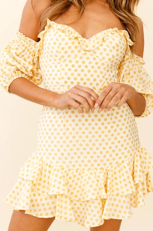 Homecoming Queen Sweetheart Neckline Puff Sleeve Dress Polka Dot Yellow