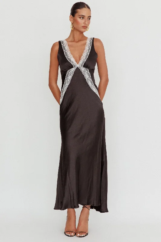 Ivonne Contrast Lace V-Neck Maxi Dress Black