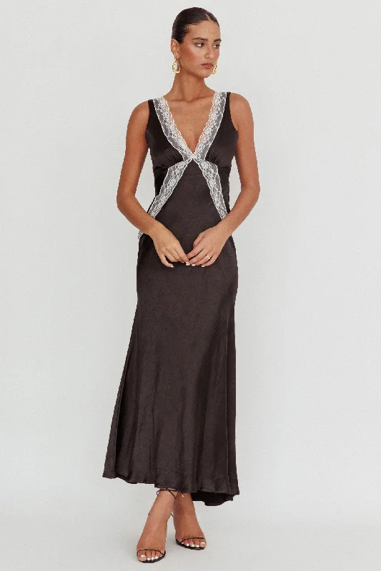 Ivonne Contrast Lace V-Neck Maxi Dress Black