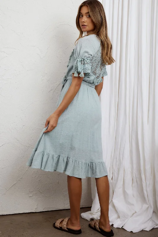 Jada Short Sleeve Crochet Tassel Midi Dress Sage