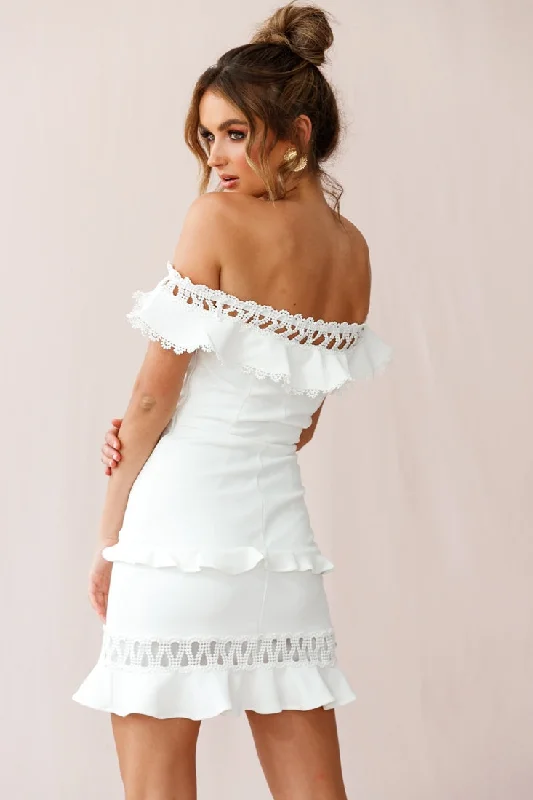 Maddie Off-Shoulder Lace Embroidery Dress White